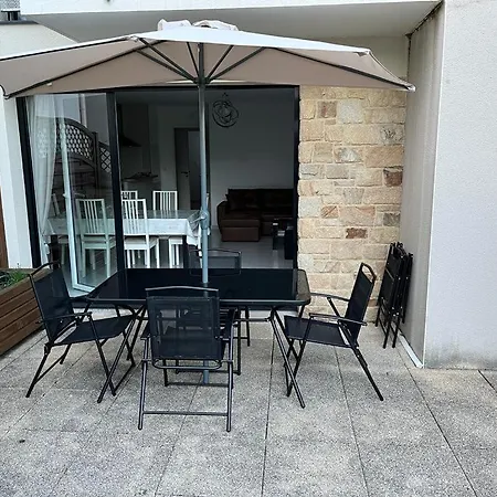 2 Avec Terrasse Au Centre De - Ref 560 *